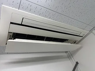 業務用エアコン 異臭 クリーニング